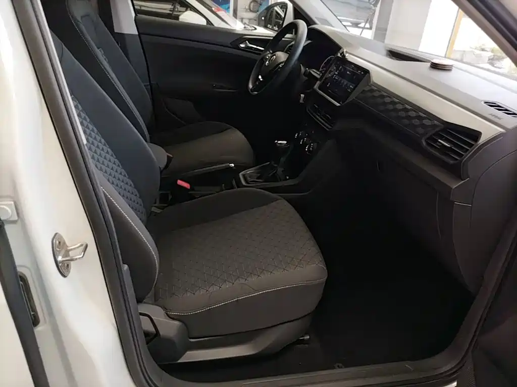 Фото 25 - Volkswagen T-Cross