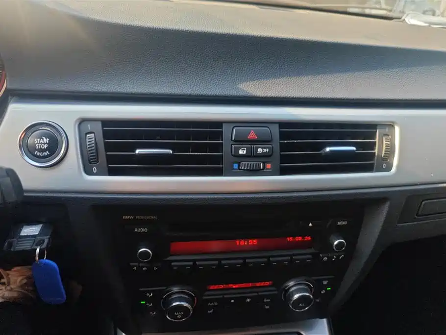BMW 3 Series (Import) 2011 325i Convertible Coupe фото 13