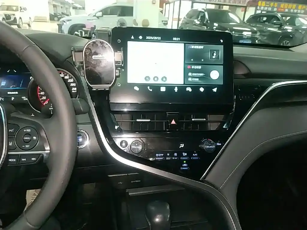 Toyota Camry 2023 2.0S Trend Edition фото 13