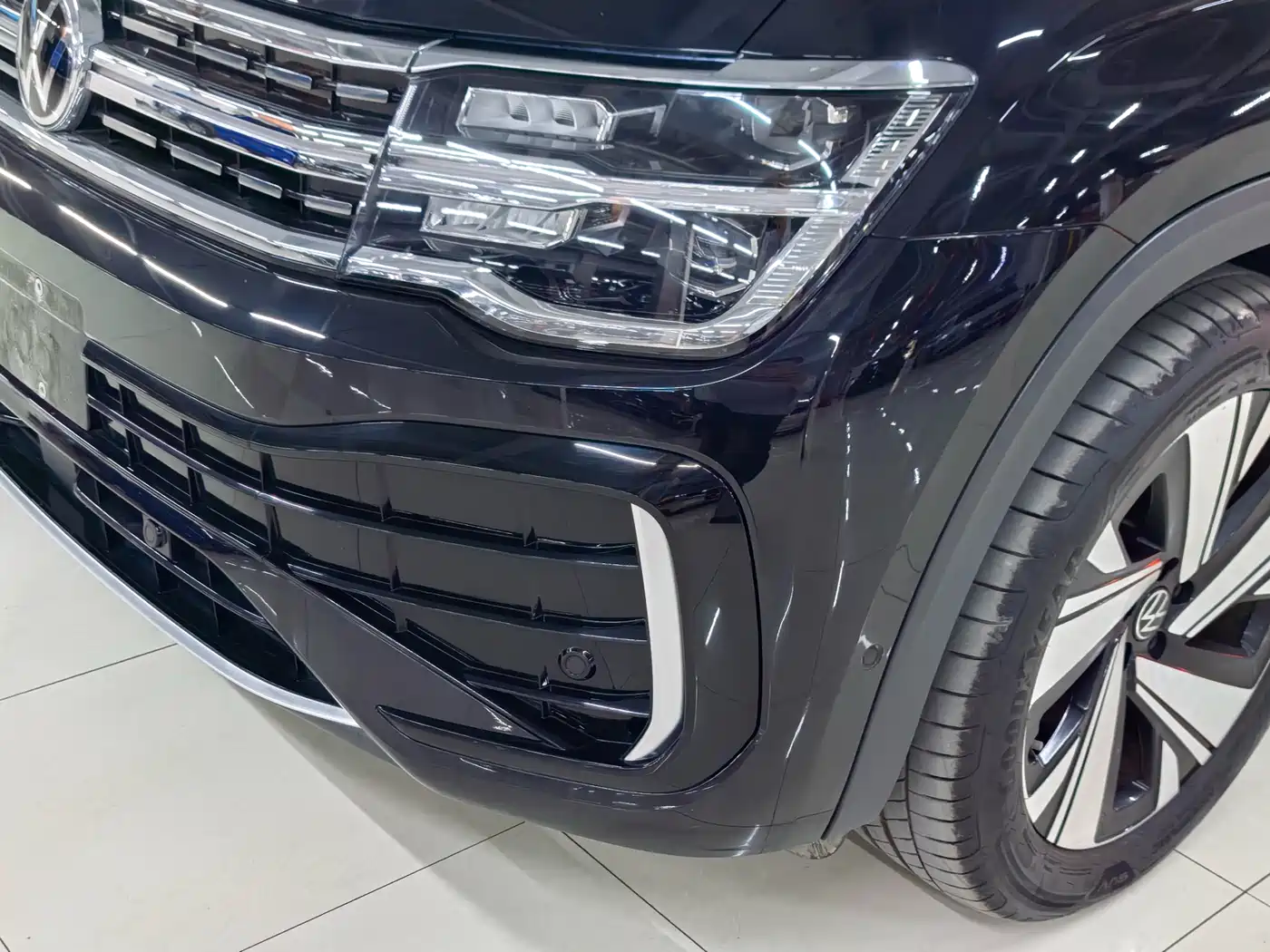 Volkswagen Teramont 2024 Touareg X 380TSI 4WD Dragon Glory Edition фото 10