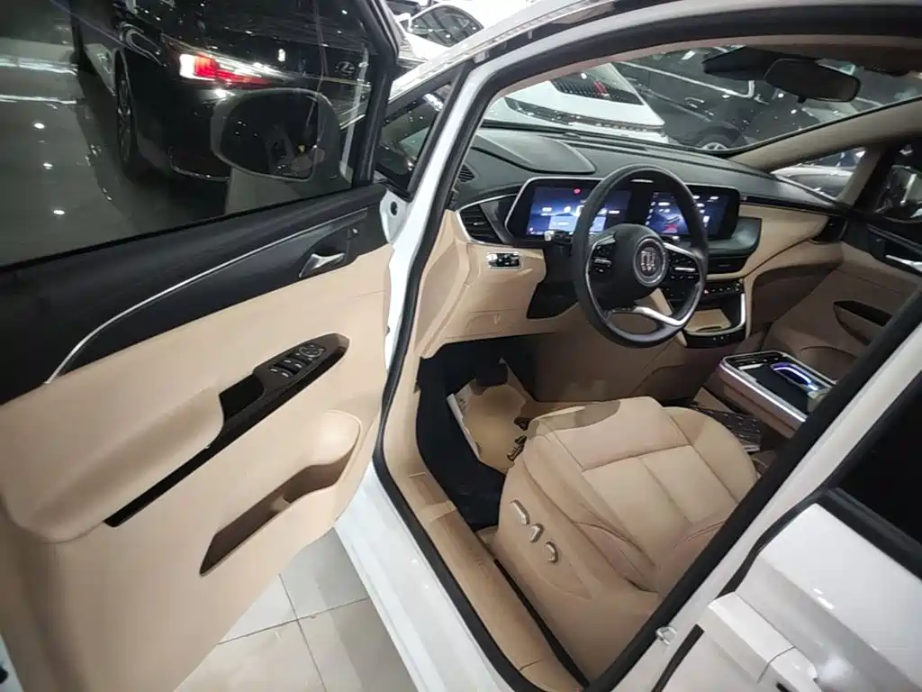 Buick GL8 New Energy 2025 2025 Landlux Smart Edition 7-seater
