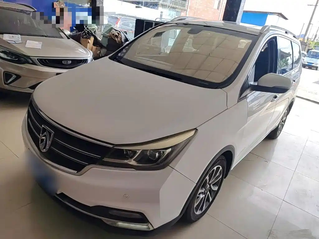 Фото 2 - Baojun 730
