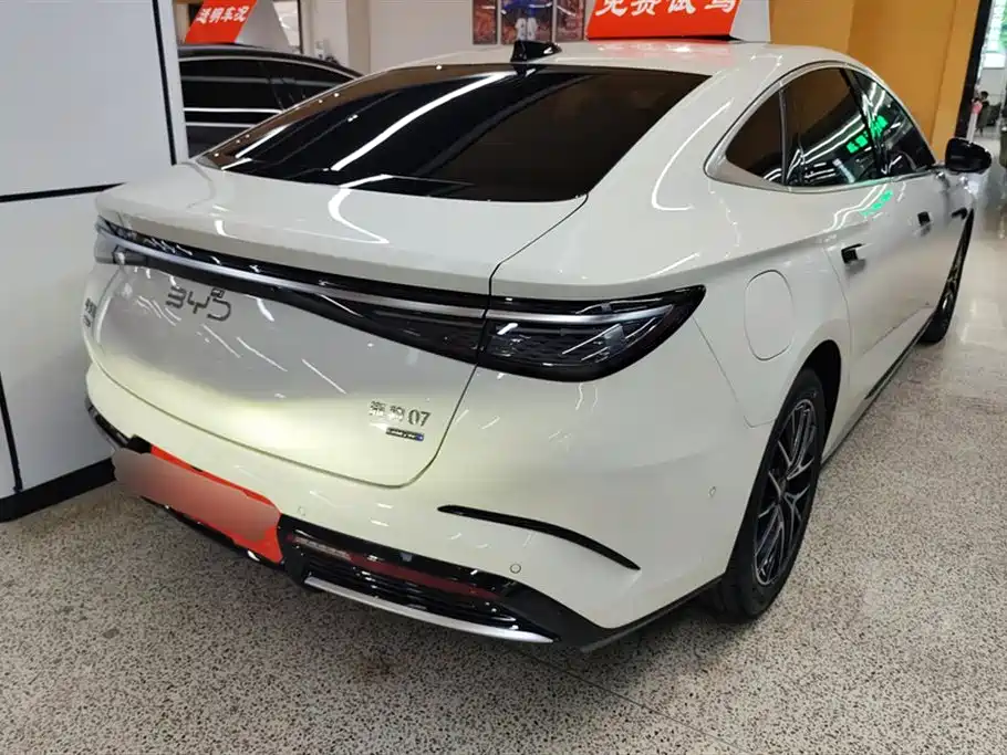 BYD Seal 07 DM-i 2025 DM-i 1.5L 125km Premium фото 3