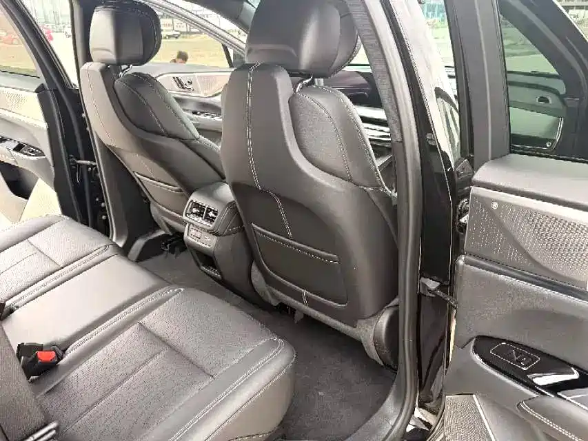 Cadillac XT5 2025 2025 2.0T Premium Model
