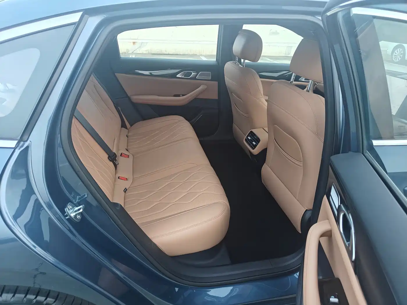 Geely Galaxy Galaxy A7 2025 EM-i фото 6