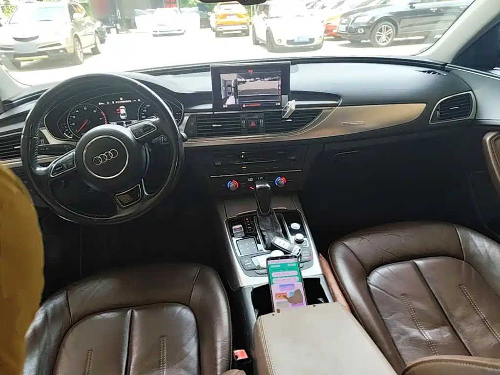 Фото 10 - Audi A6L