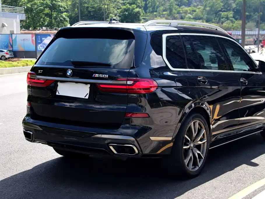 Фото 10 - BMW X7