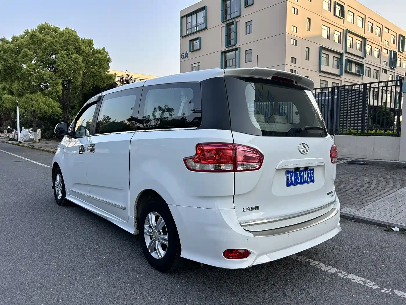 SAIC Maxus Maxus G10 2016 2.0T Automatic Executive Edition фото 6