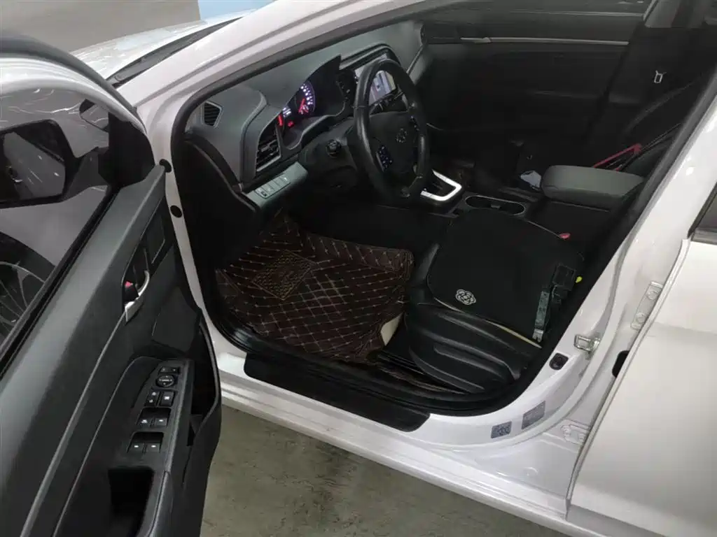 Hyundai Elantra 2020 1.5L CVT Smart Style·Elite фото 16