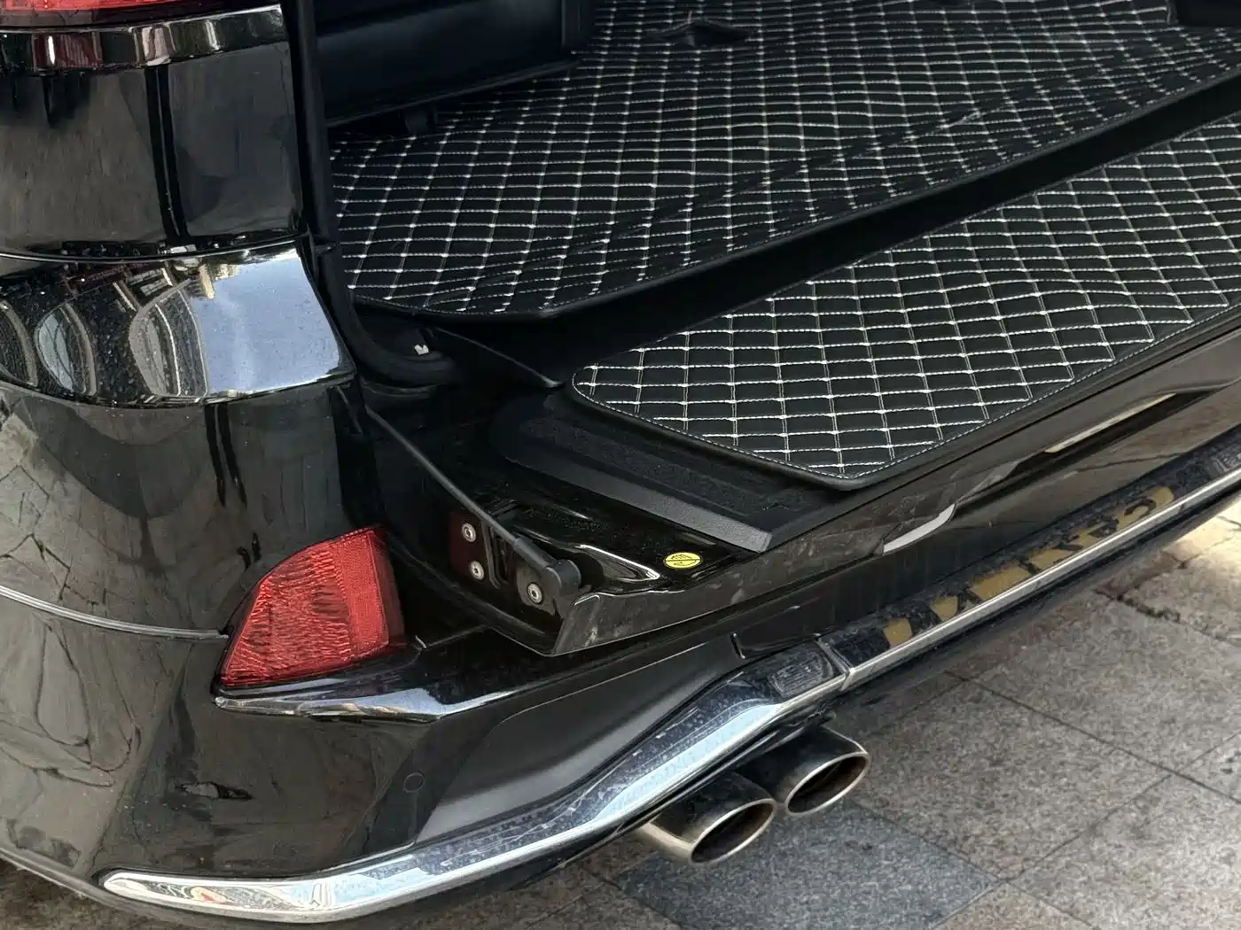 Lexus LX 2017 570 Peak Special Limited Edition фото 25
