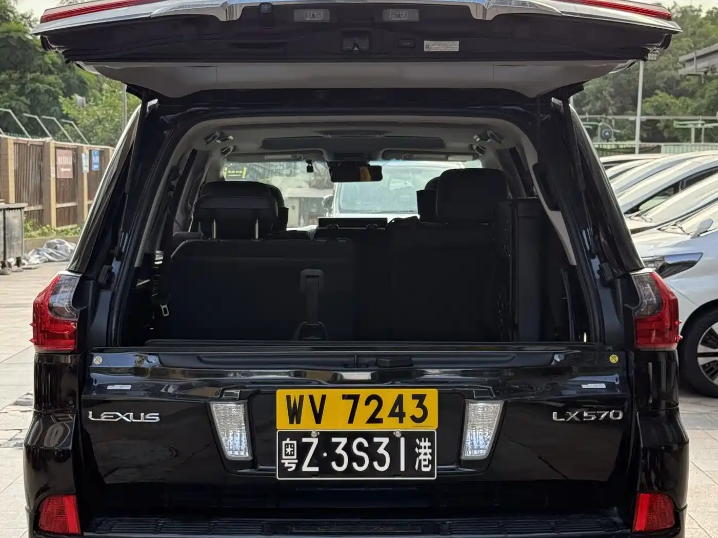 Lexus LX 2017 570 Peak Special Limited Edition фото 26