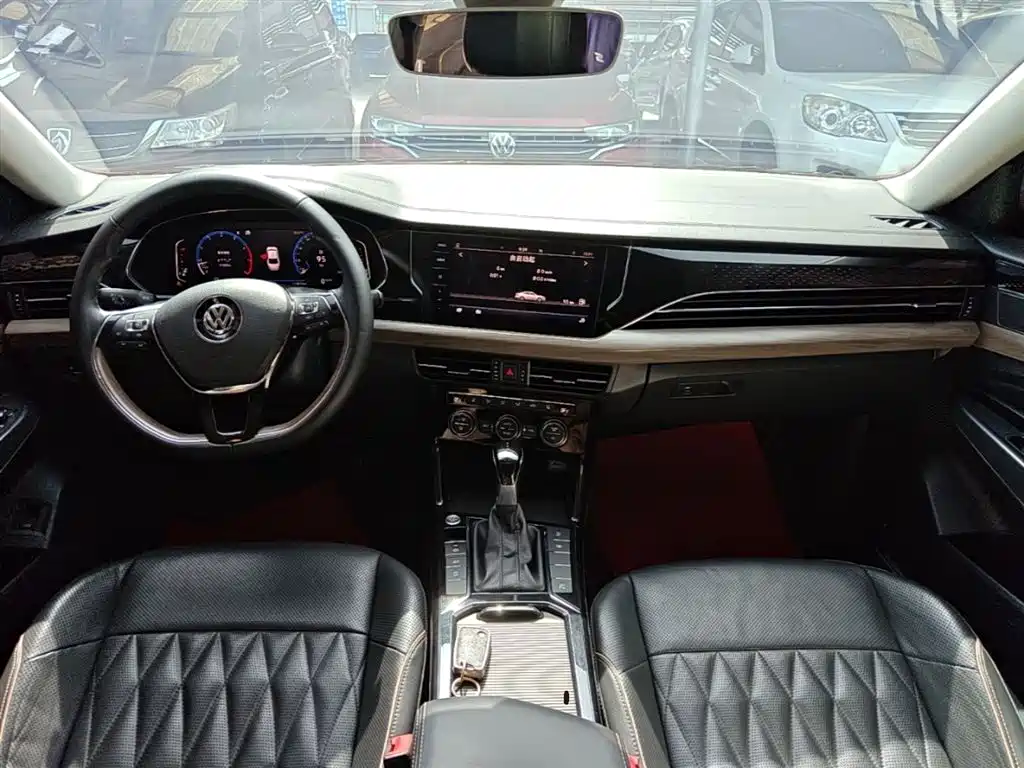 Volkswagen Passat 2019 330TSI Premium Edition China V фото 10