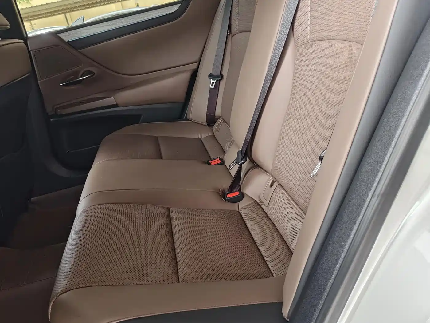 Lexus ES 2025 2025 300h Ultimate Edition