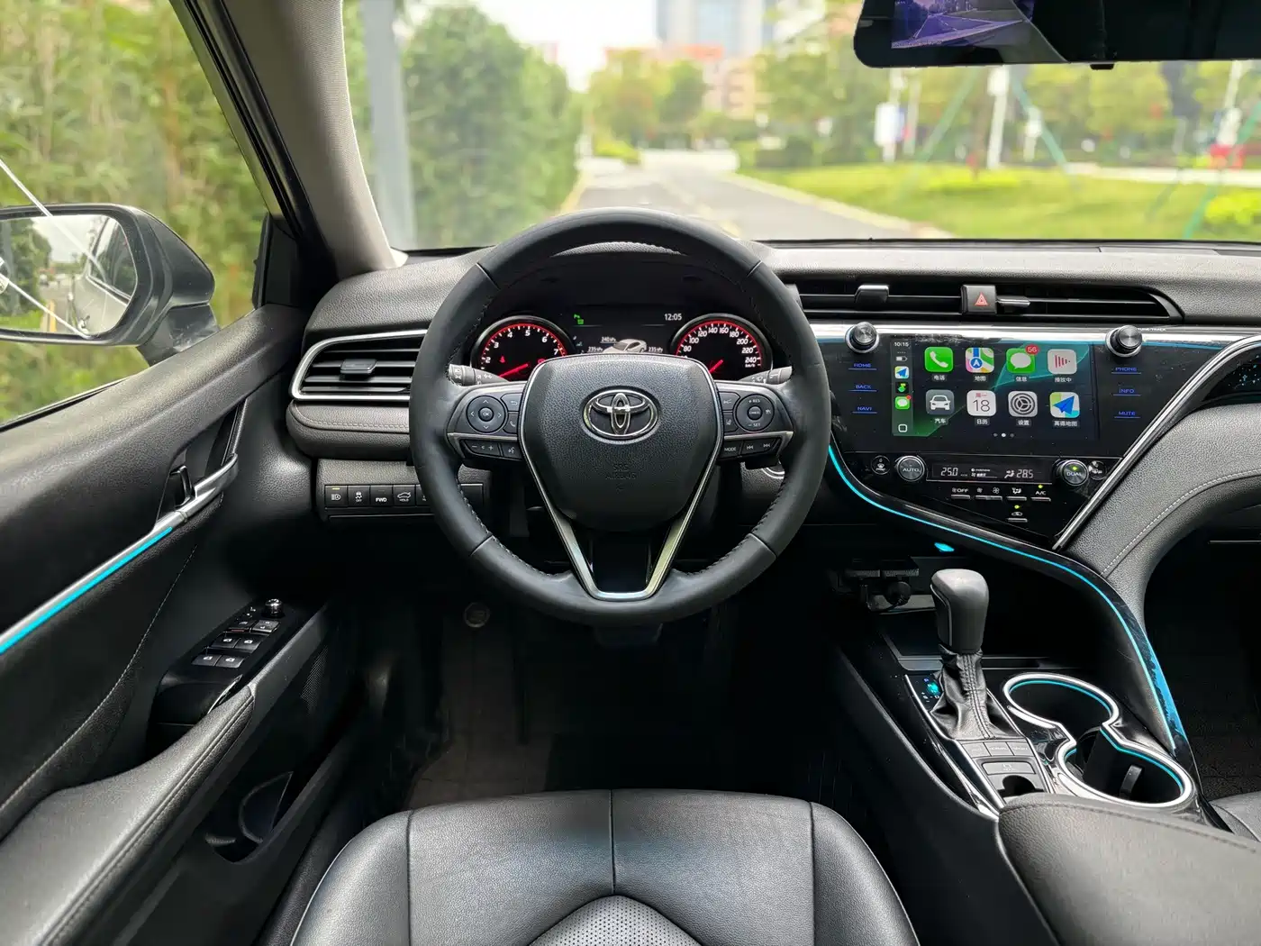 Фото 6 - Toyota Camry