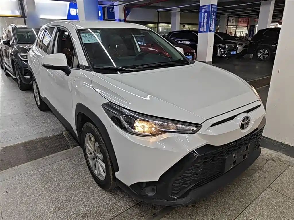 Toyota Frontlander 2023 2.0L CVT Elite Edition фото 4