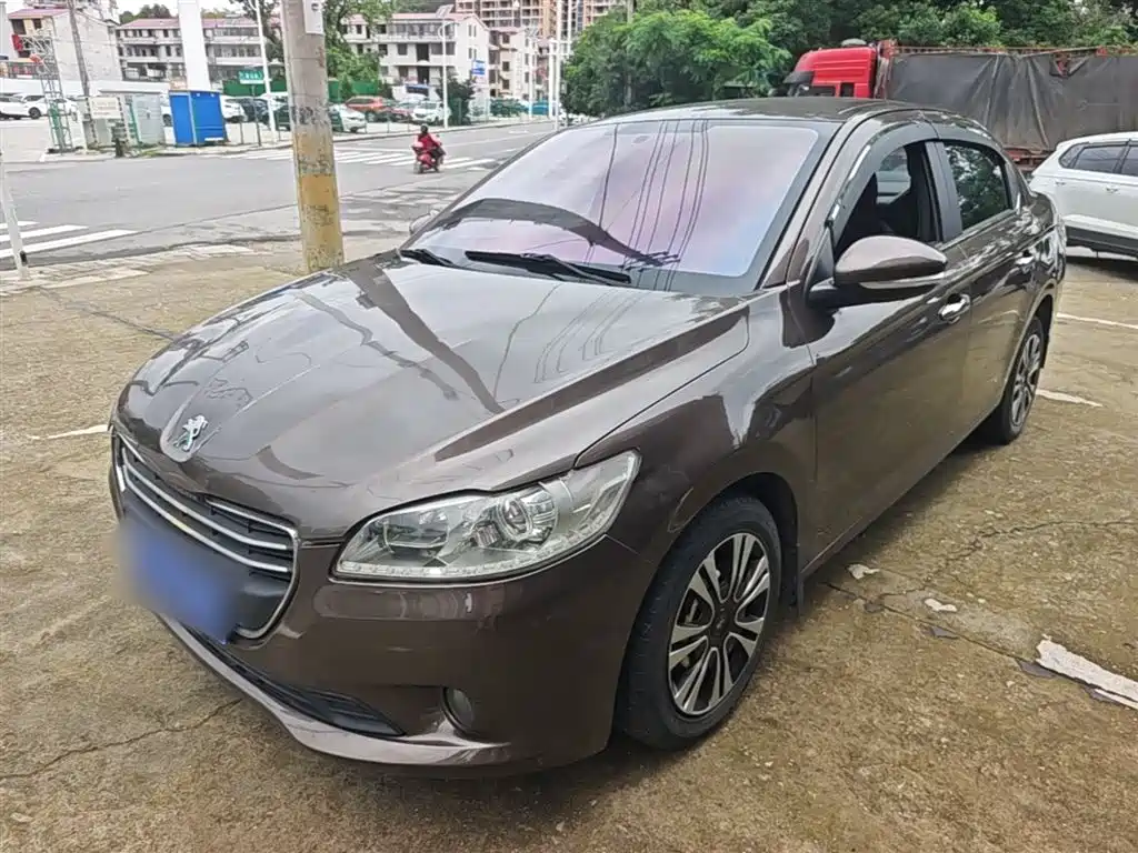 Peugeot 301 2014 1.6L Automatic Comfort Edition фото 2