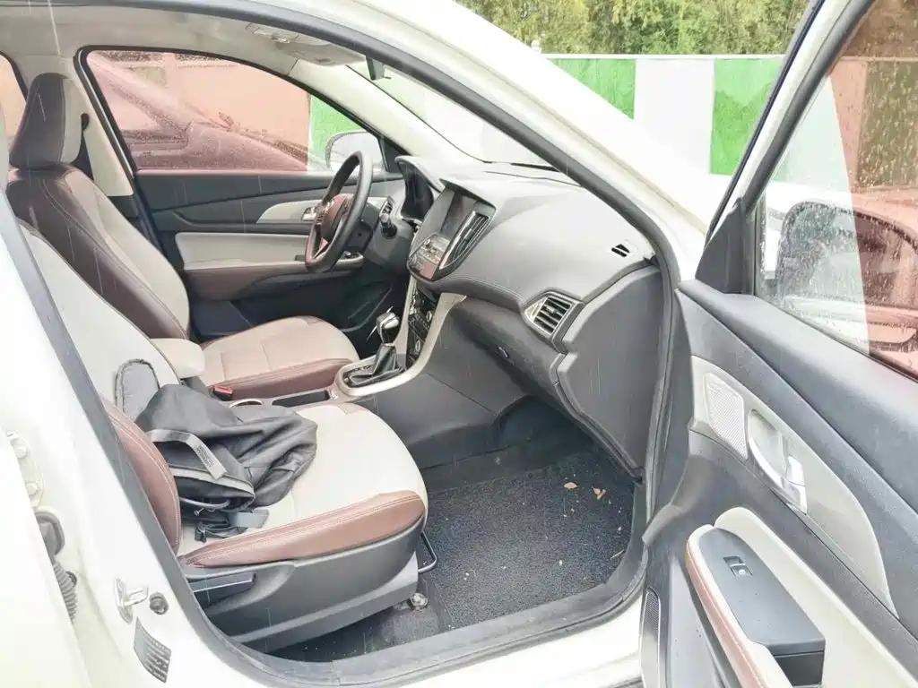 BAIC Huansu S5 2017 2017 1.3T CVT Premium
