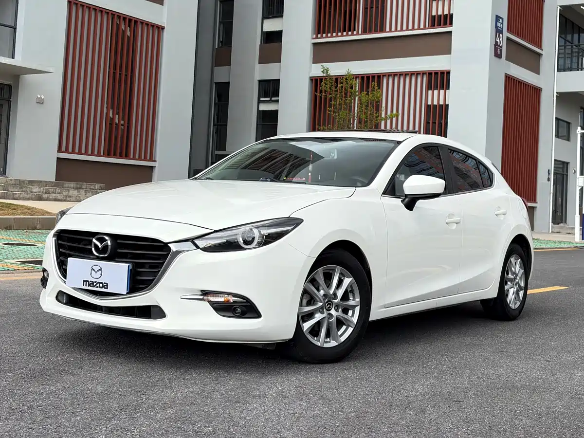  Mazda Mazda3 Axela 2017 Hatchback 1.5L Automatic Luxury China V