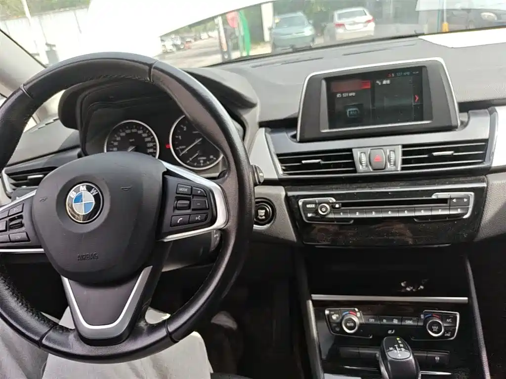 BMW 2 Series Gran Tourer 2015 218i Leading фото 10