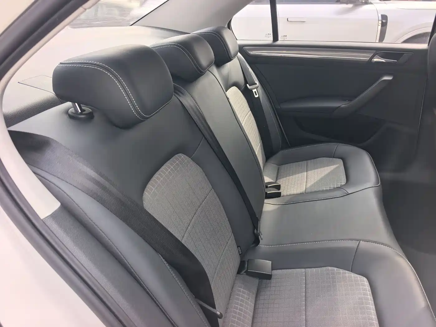 Volkswagen Santana 2016 1.6L Automatic Comfort Edition фото 19