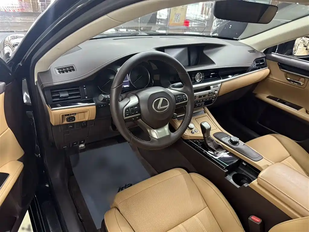 Lexus ES 2015 200 Elite Edition фото 8