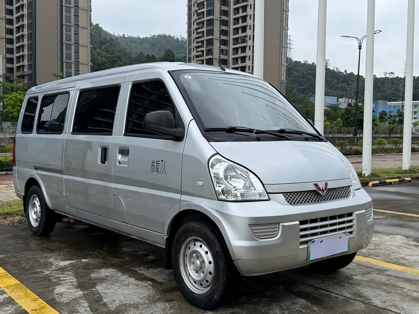 Wuling Motors Wuling Rongguang EV 2022 2022 Basic Passenger Vehicle EVE Battery