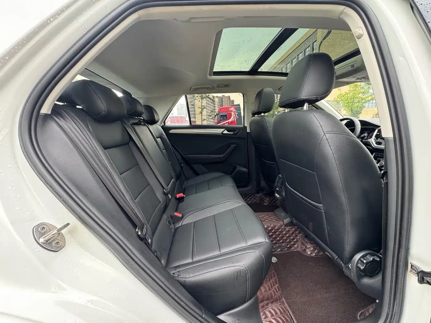 Volkswagen T-Roc, миниатюра 13