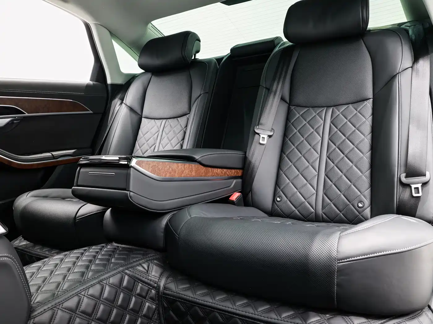 Audi A8 2023 A8L 50 TFSI quattro Premium фото 12