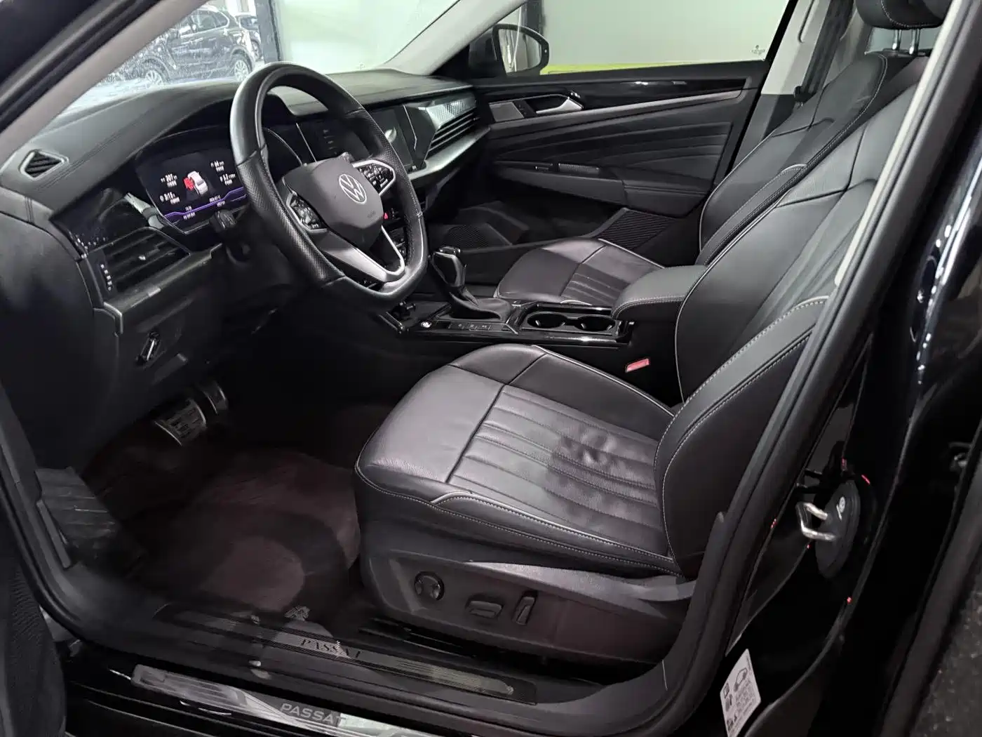 Volkswagen Passat 2023 330TSI Elite Edition фото 10