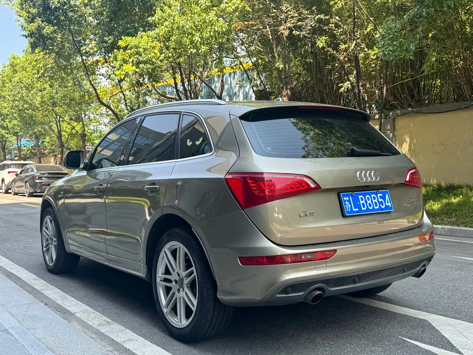 Photo 4 - Audi Q5 (Import)