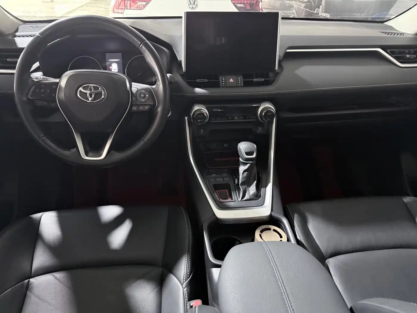 Toyota Wildlander 2023 2.0L CVT FWD Luxury PLUS фото 14