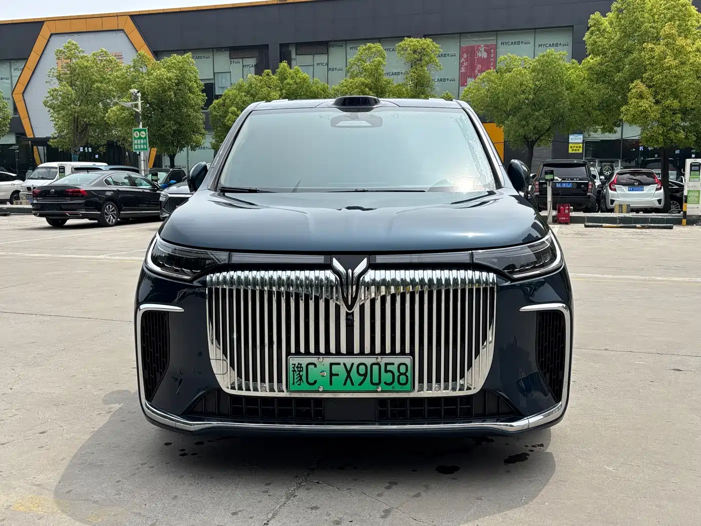 Voyah Auto Voyah Dreamer 2025 Model PHEV 4WD Premium QianKun Edition фото 2