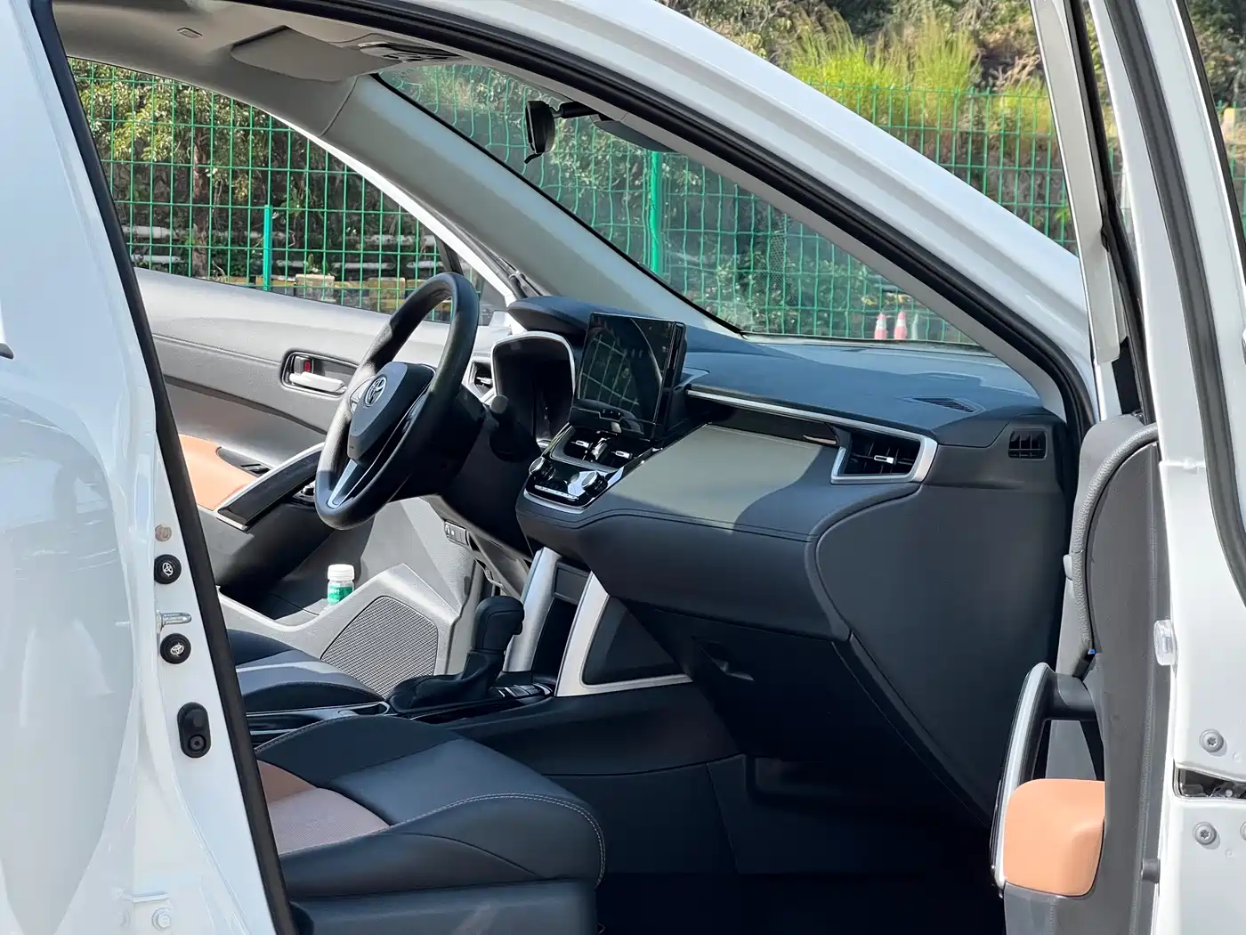 Toyota Frontlander 2023 2.0L CVT Sport Edition фото 12