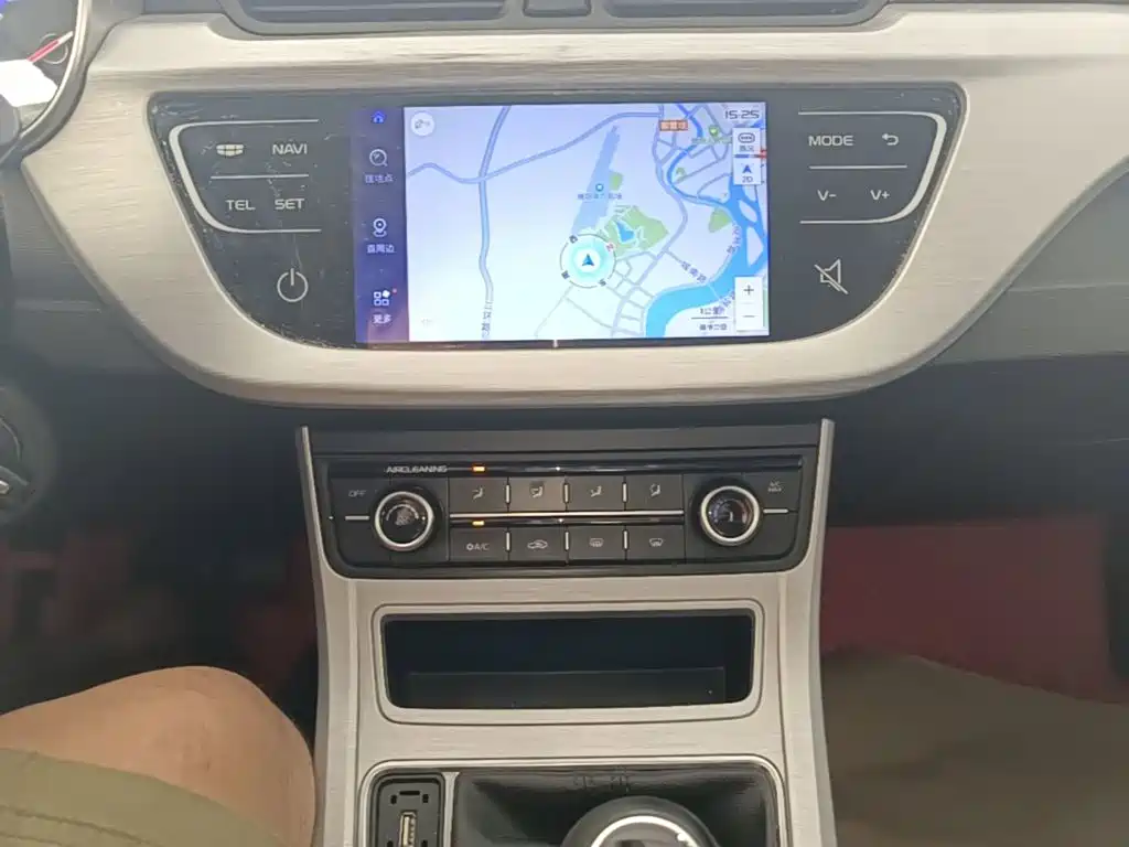 Фото 13 - Geely Vision
