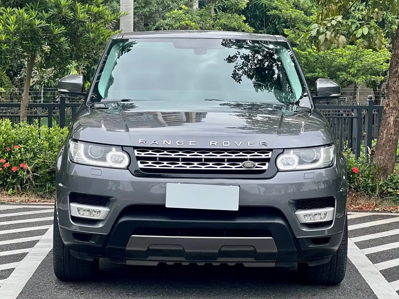 Land Rover Range Rover Sport 2016 Model 3.0 SC V6 HSE фото 2
