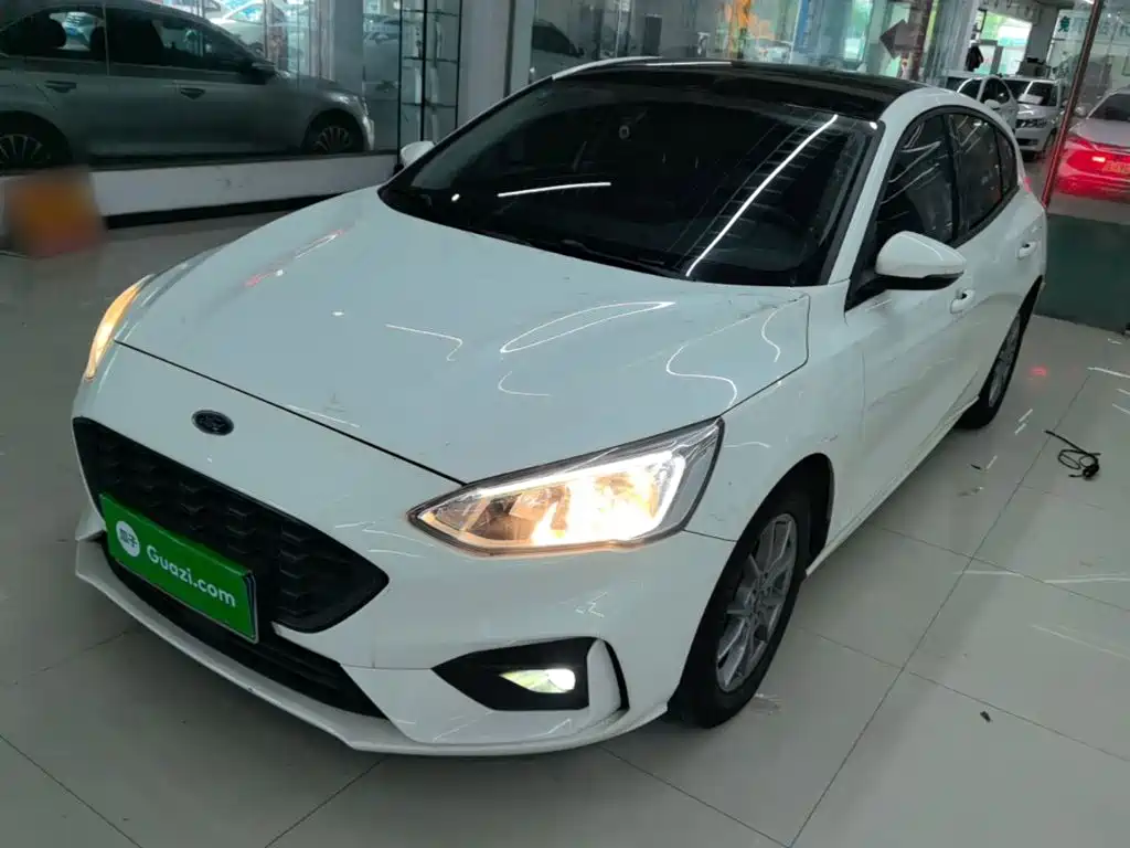 Фото 1 - Ford Focus