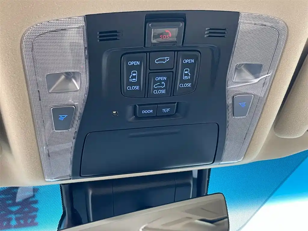 Toyota Alphard 2021 Hybrid 2.5L Luxury фото 28