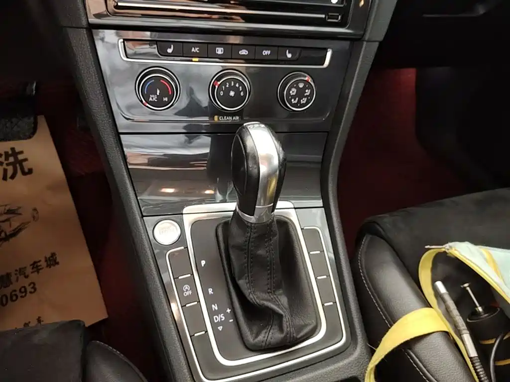 Volkswagen Golf 2019 280TSI DSG Luxury (China V) фото 14