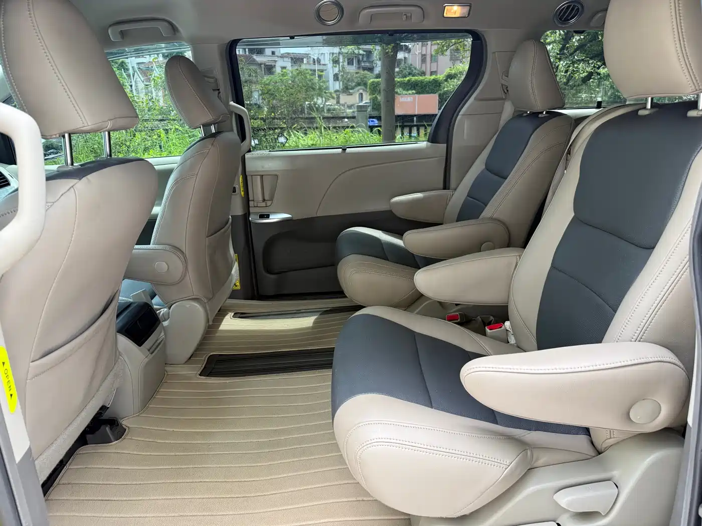 Toyota Sienna 2015 3.5L 2WD L фото 6