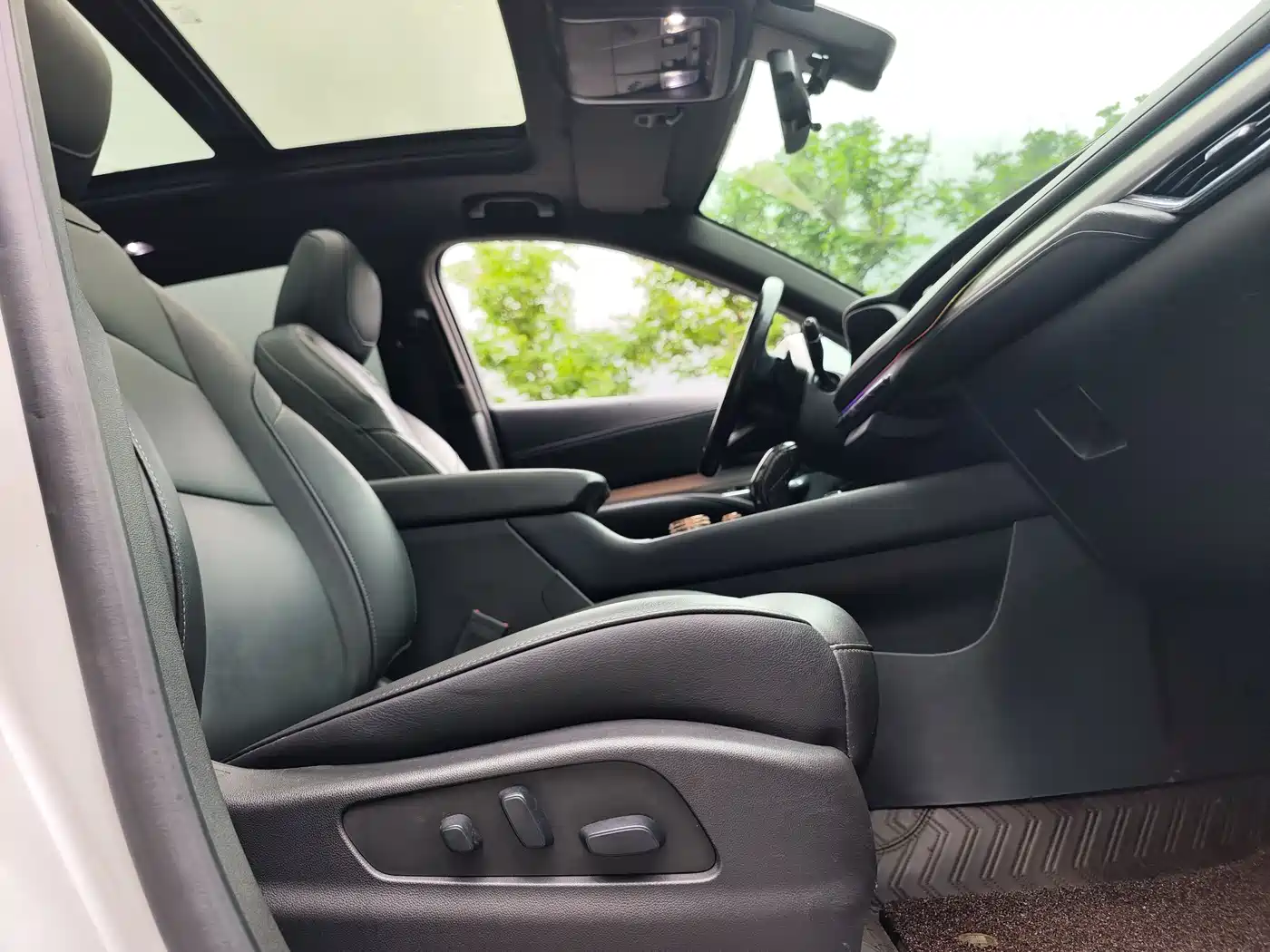 Cadillac XT4 2020 28T FWD Leading Trim фото 12