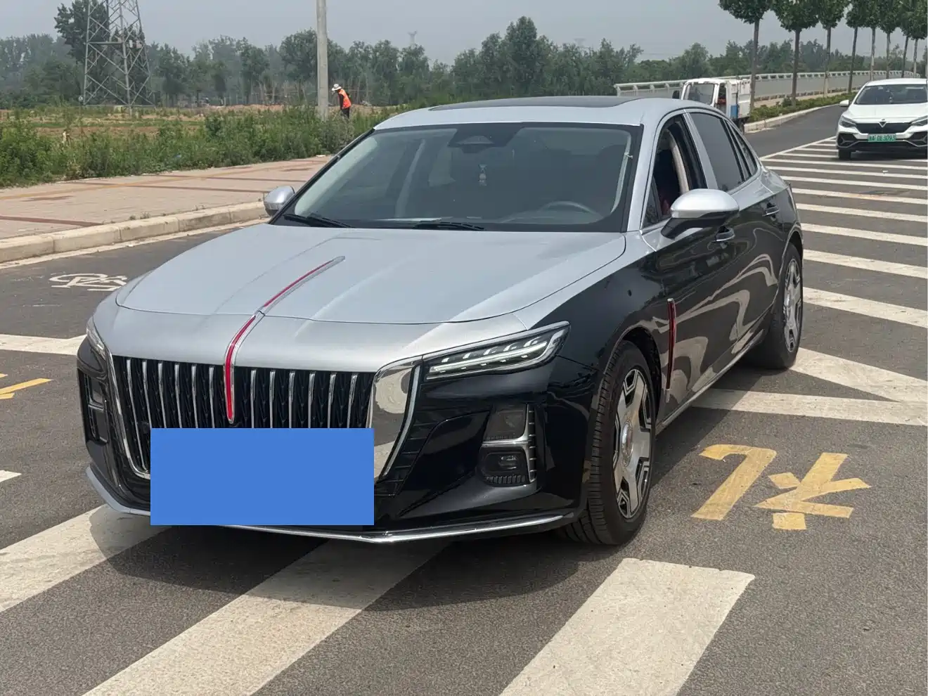Hongqi H5 2023 2.0T Auto Smart Connect Flag Comfort