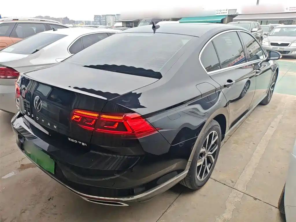 Volkswagen Magotan 2020 280TSI DSG Leading фото 5