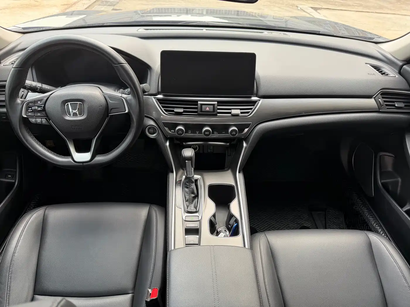 Фото 7 - Honda Accord