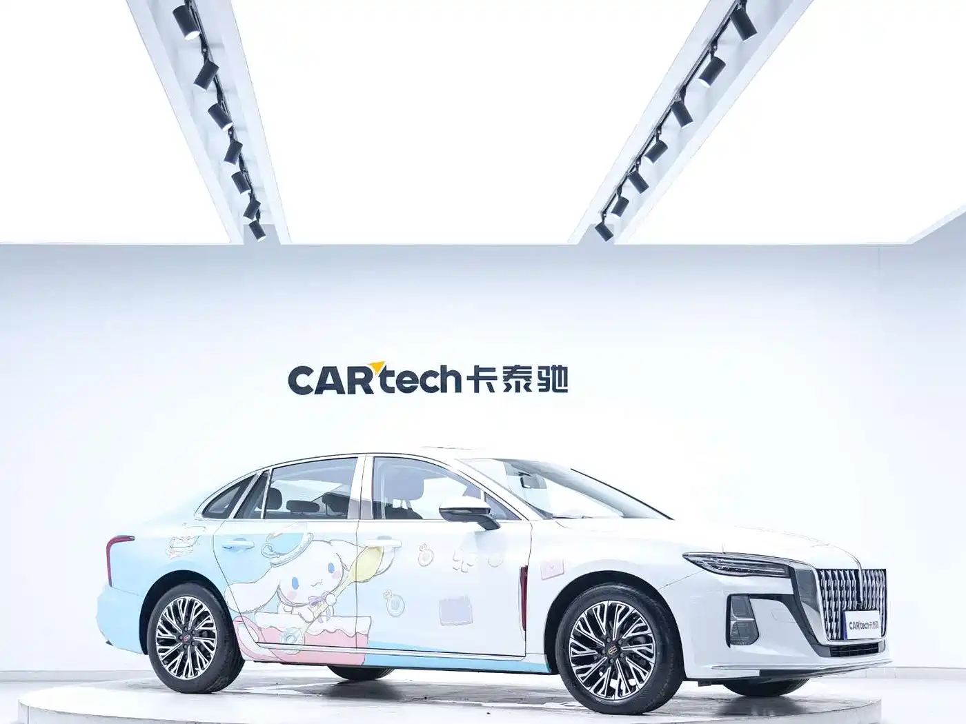 Hongqi H5 2025 2.0T Automatic Flag Celebration 500,000 Units Anniversary Edition фото 4