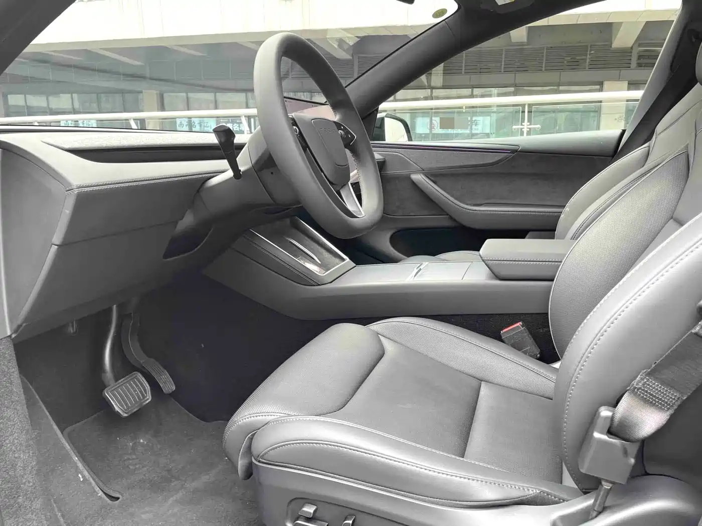 Tesla Model Y 2025 Long Range All-Wheel Drive фото 6