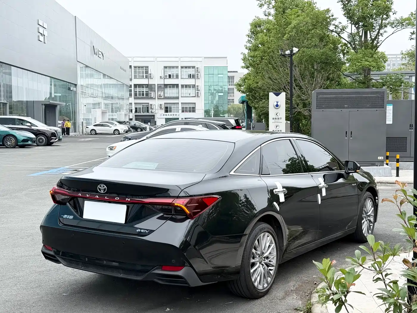 Toyota Avalon 2024 Model Hybrid 2.0L Prestige Edition фото 13