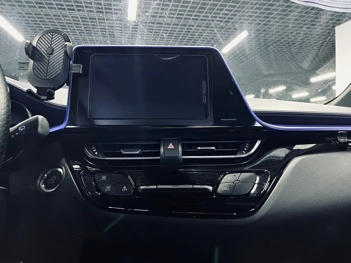 Toyota C-HR 2021 2.0L Luxury Edition фото 15