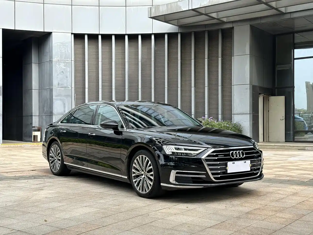Audi A8 2019 Facelift Plus A8L 50 TFSI quattro Luxury фото 3