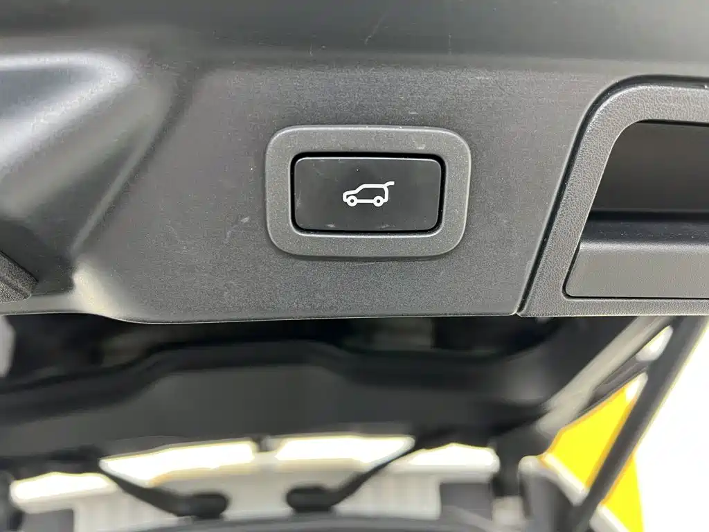 Фото 38 - Land Rover Range Rover Velar