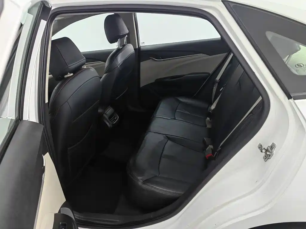 Фото 15 - Buick Excelle